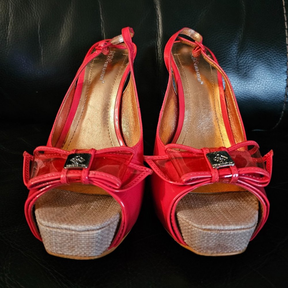 BCBG DARK PINK HEELS USED
